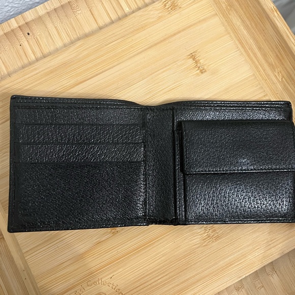 Gucci Bifold wallet - Picture 2 of 6